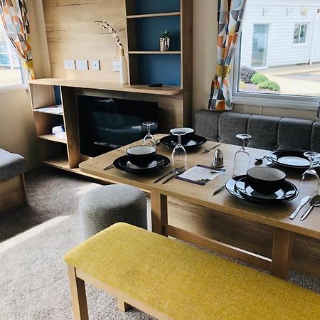 Chalet, Balcony, Bbq, Sleeps 6, Apartment Lytchett Minster Bagian luar foto