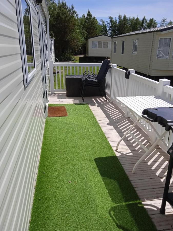 Chalet, Balcony, Bbq, Sleeps 6, Apartment Lytchett Minster Bagian luar foto